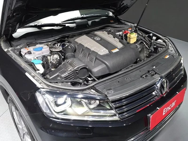 VW Touareg 30TDI , снимка 6 - Автомобили и джипове - 56294562