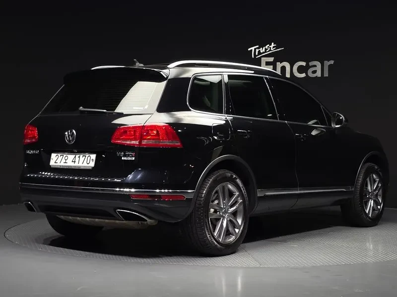VW Touareg 30TDI , снимка 2 - Автомобили и джипове - 56294562