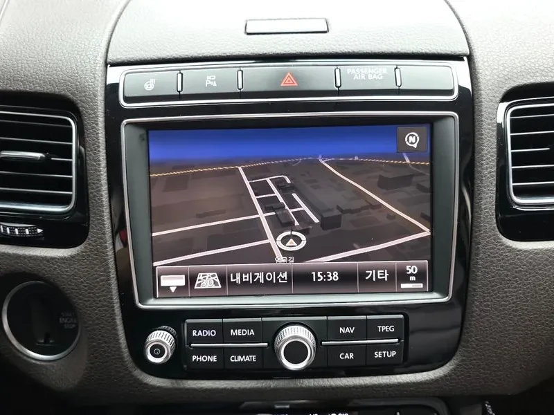 VW Touareg 30TDI , снимка 14 - Автомобили и джипове - 56294562