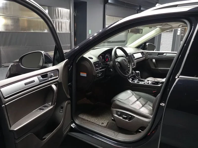 VW Touareg 30TDI , снимка 10 - Автомобили и джипове - 56294562