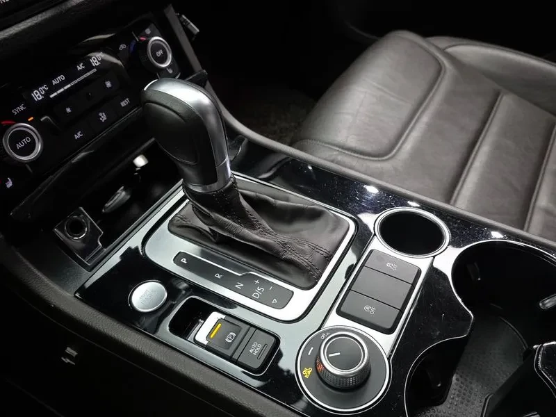 VW Touareg 30TDI , снимка 9 - Автомобили и джипове - 56294562