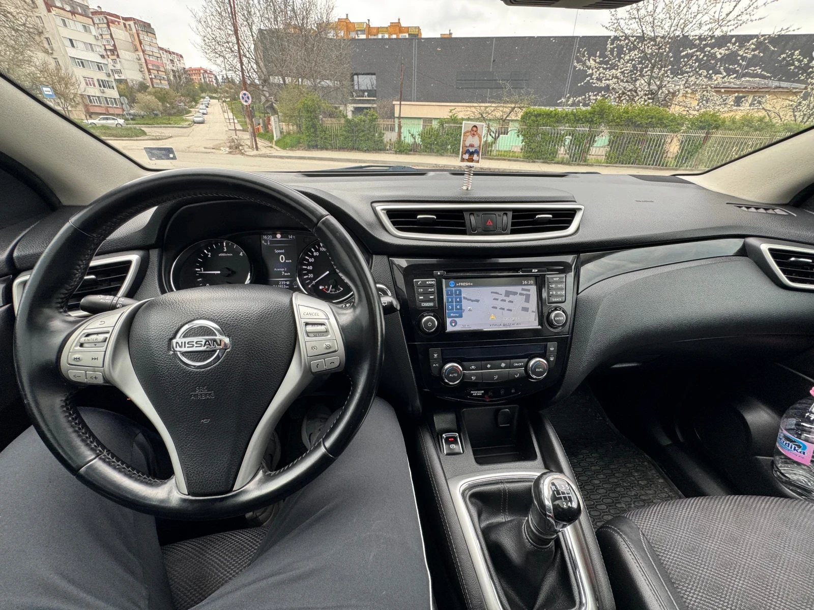 Nissan Qashqai Nissan Qashqai 1.5 dCi | Панорама | 360 Камери | K, снимка 9 - Автомобили и джипове - 54167639