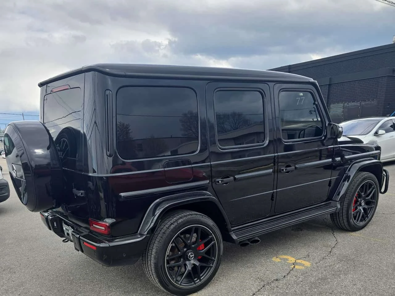Mercedes-Benz G 63 AMG ОБДУХВАНЕ/ШИБИДАХ/ДИСТРОНИК/360 КАМЕРИ, снимка 4 - Автомобили и джипове - 54493940