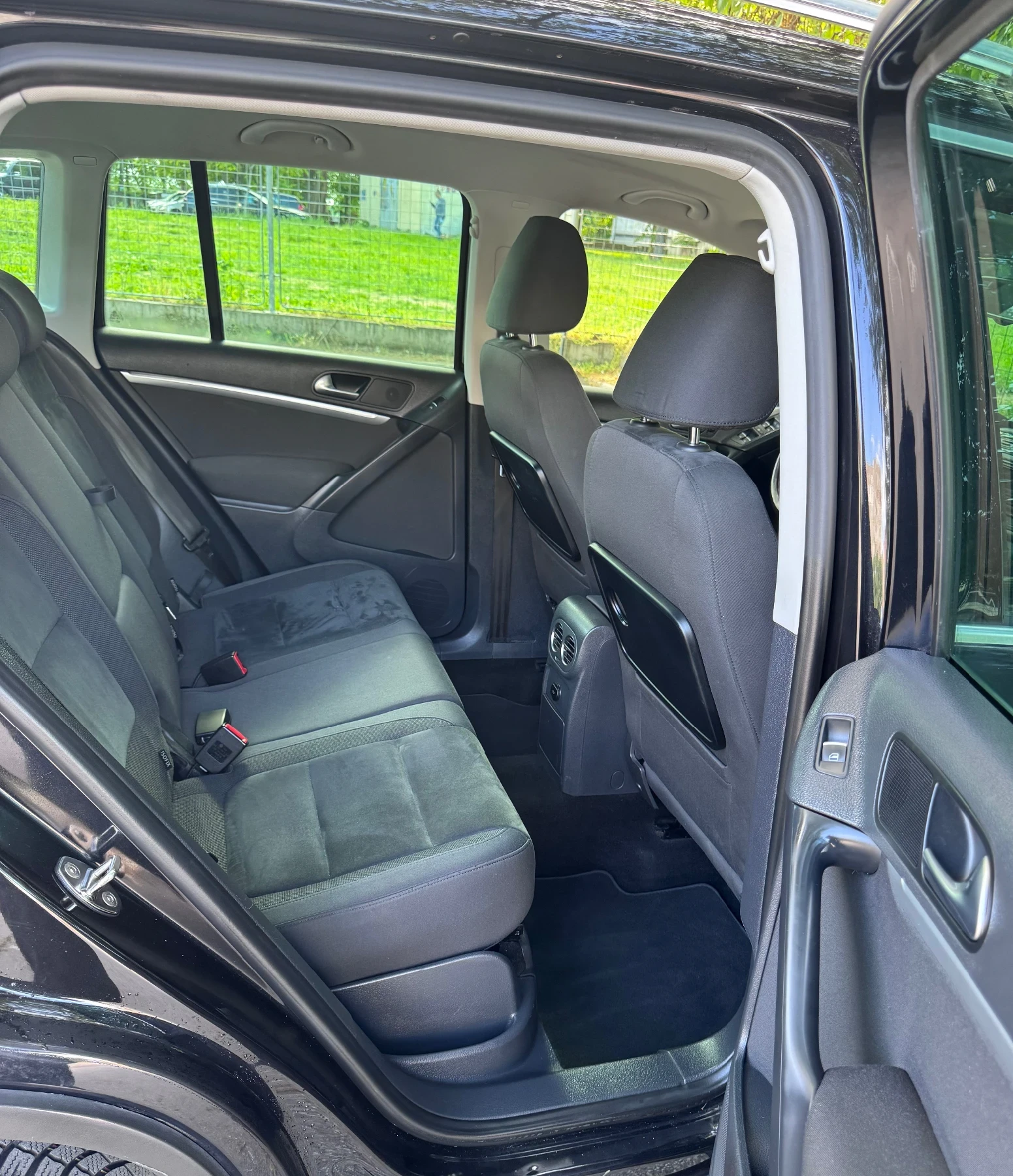 VW Tiguan 2, 0Tdi 4x4 , снимка 11 - Автомобили и джипове - 54512447