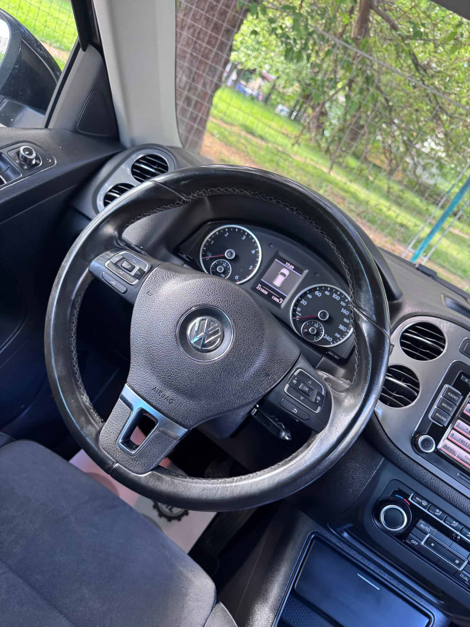 VW Tiguan 2, 0Tdi 4x4 , снимка 17 - Автомобили и джипове - 54512447