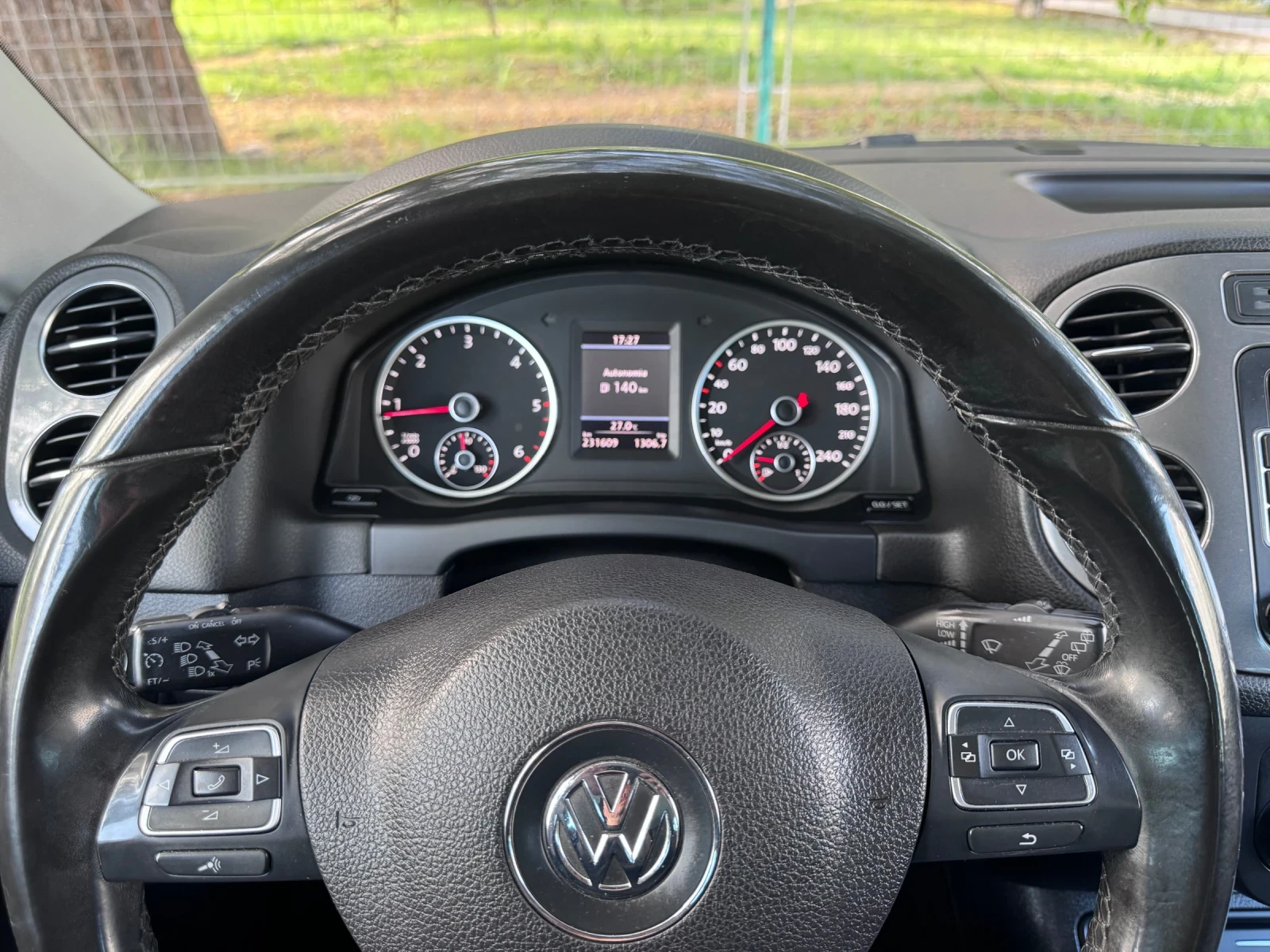 VW Tiguan 2, 0Tdi 4x4 , снимка 7 - Автомобили и джипове - 54512447