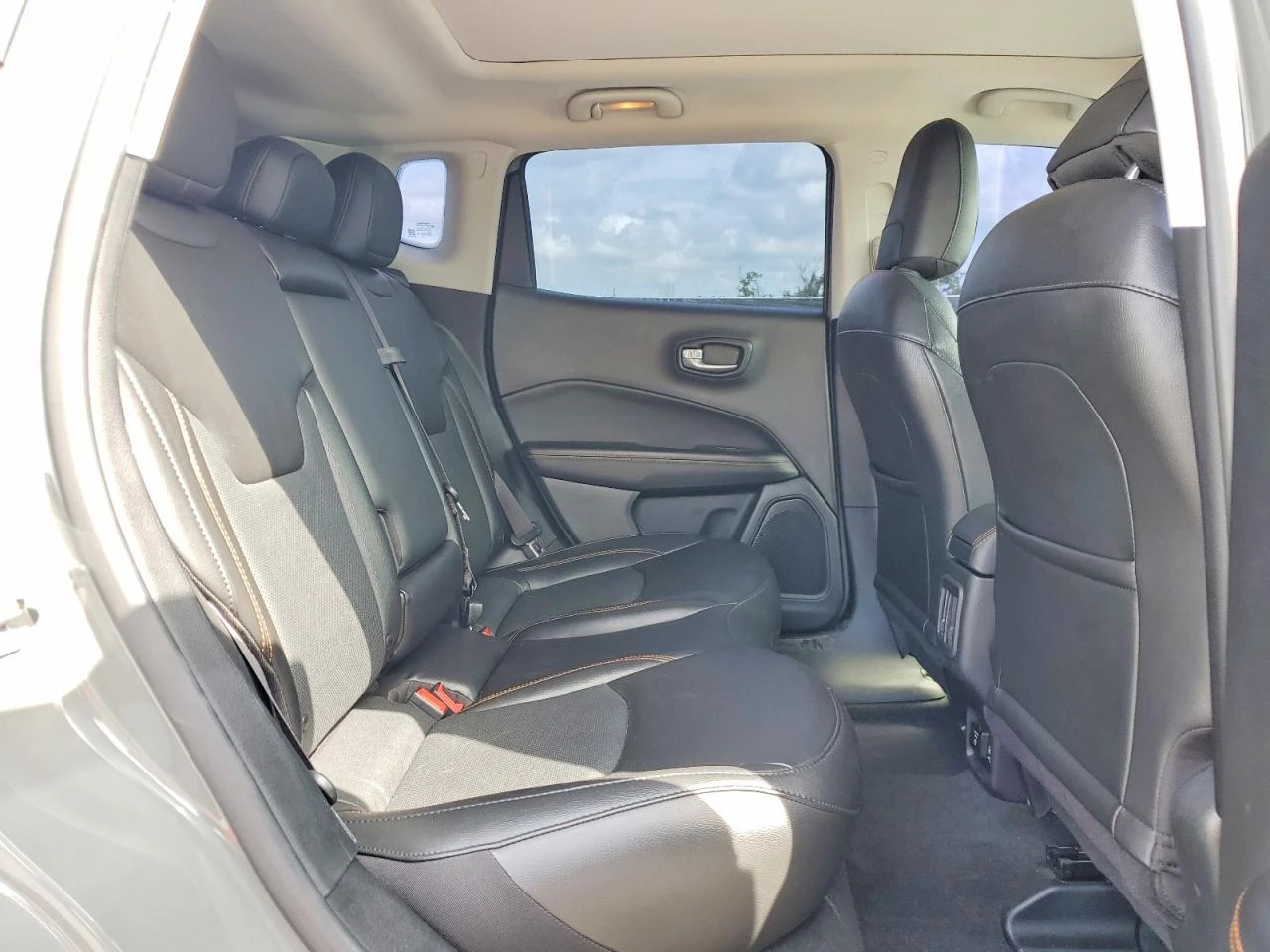 Jeep Compass LIMITED, снимка 9 - Автомобили и джипове - 54605673