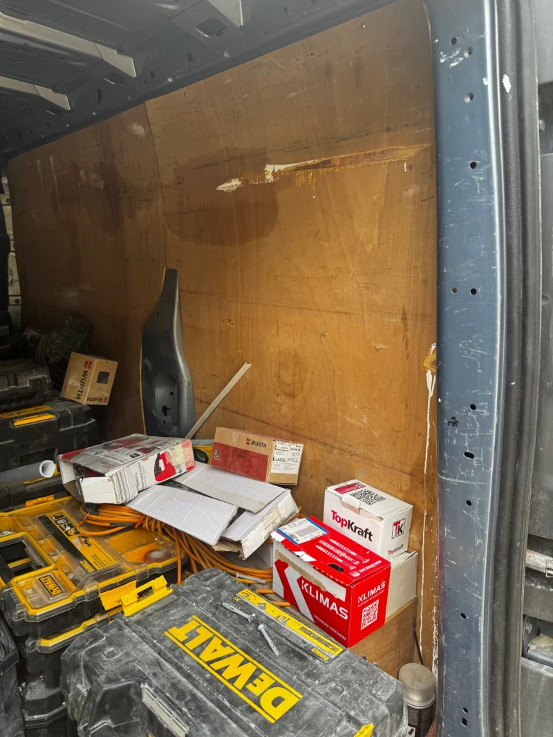 Renault Trafic 2.0 dci, снимка 17 - Бусове и автобуси - 52024657