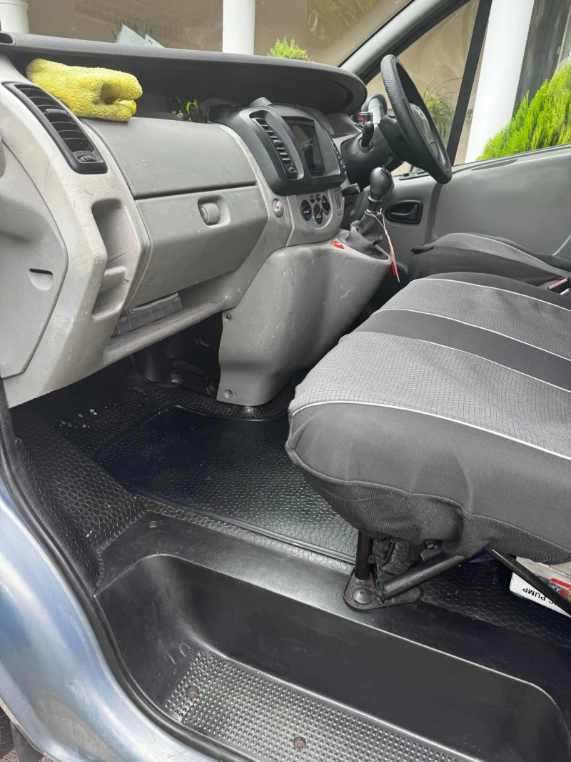 Renault Trafic 2.0 dci, снимка 10 - Бусове и автобуси - 52024657