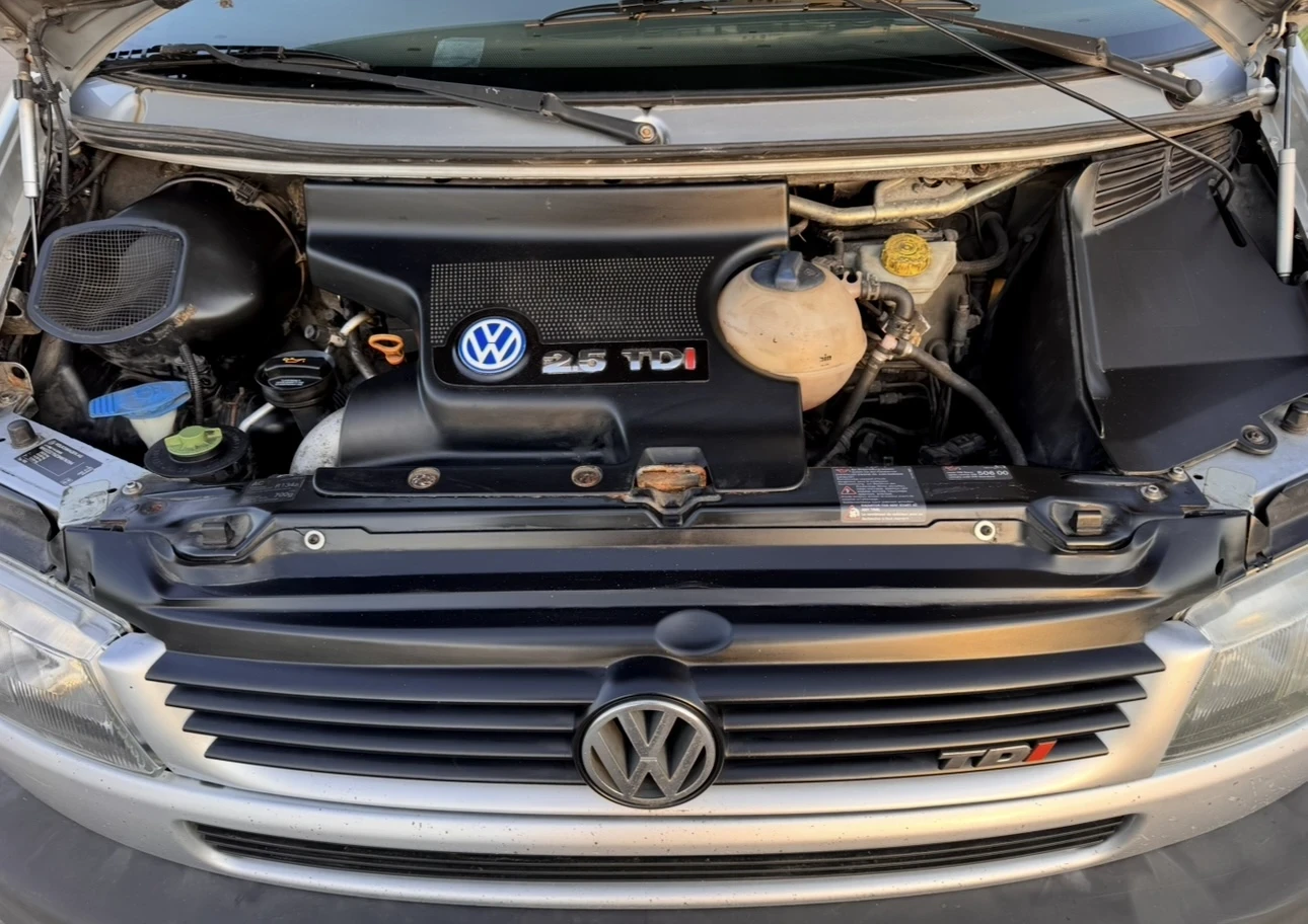 VW Transporter 2.5 TDI - 151кс / TransVan Comfortline / КЛИМАТИК , снимка 12 - Бусове и автобуси - 54346885