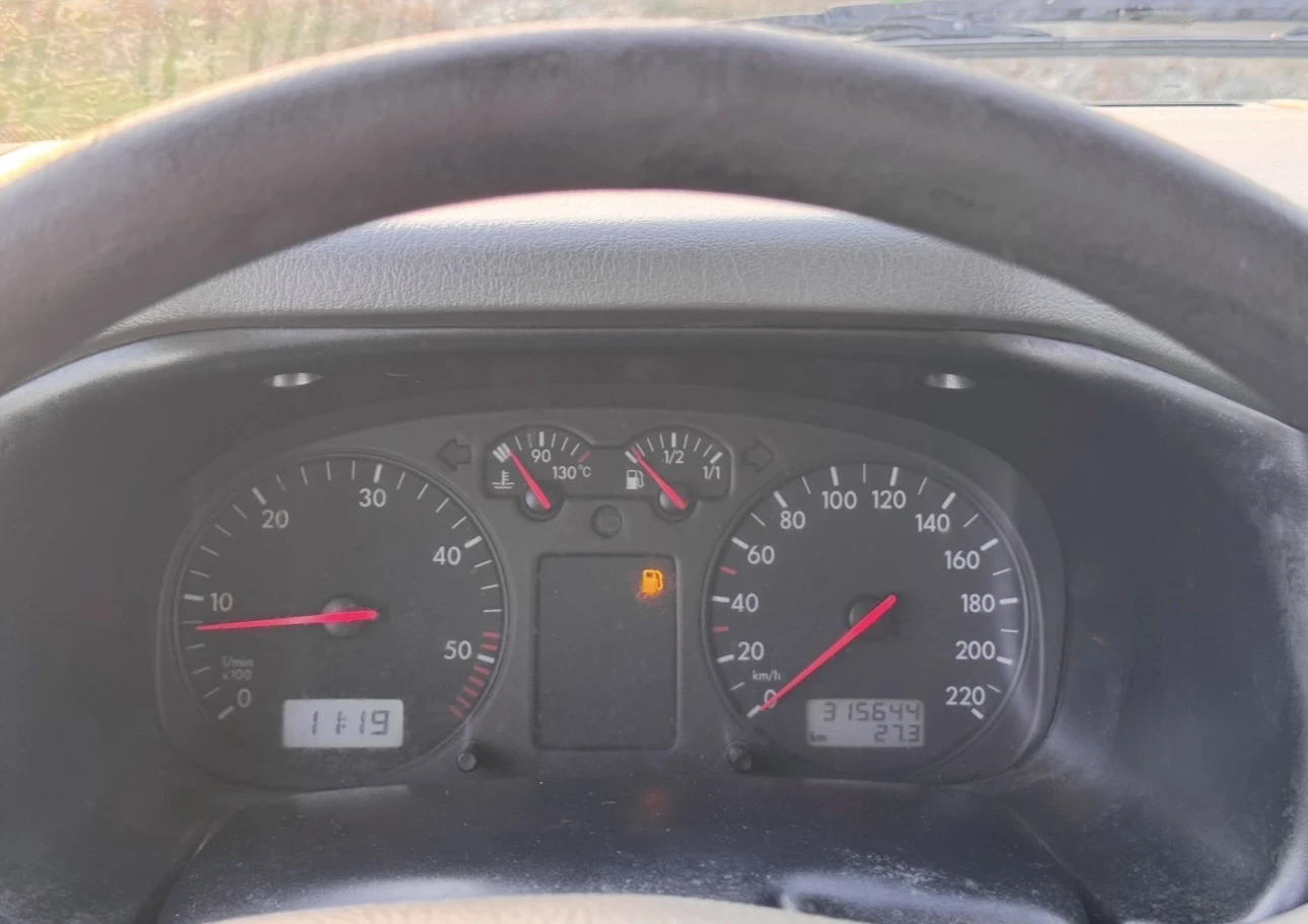 VW Transporter 2.5 TDI - 151кс / TransVan Comfortline / КЛИМАТИК , снимка 8 - Бусове и автобуси - 54346885