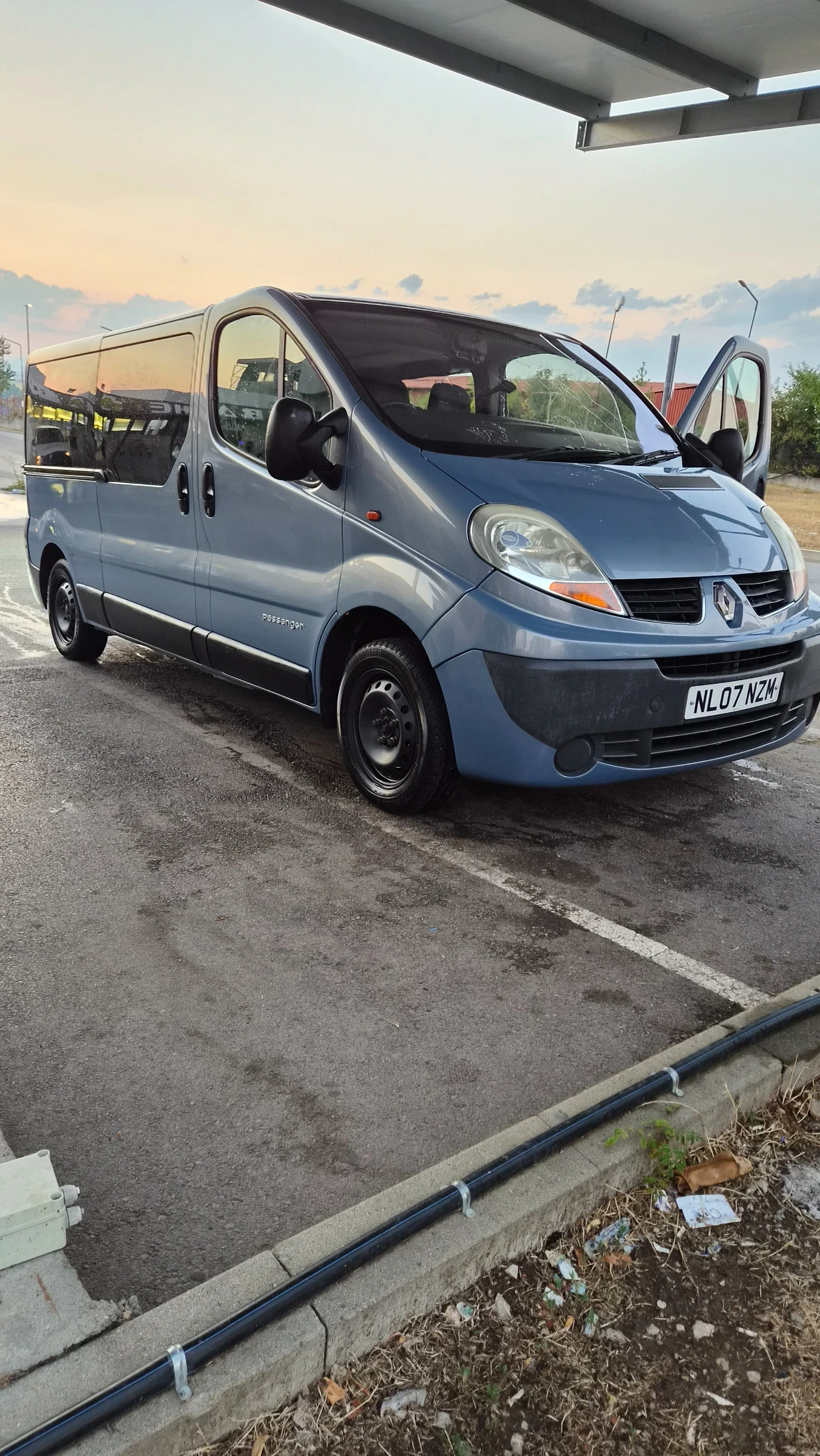 Renault Trafic PERFECT 1.9, снимка 9 - Бусове и автобуси - 55792120