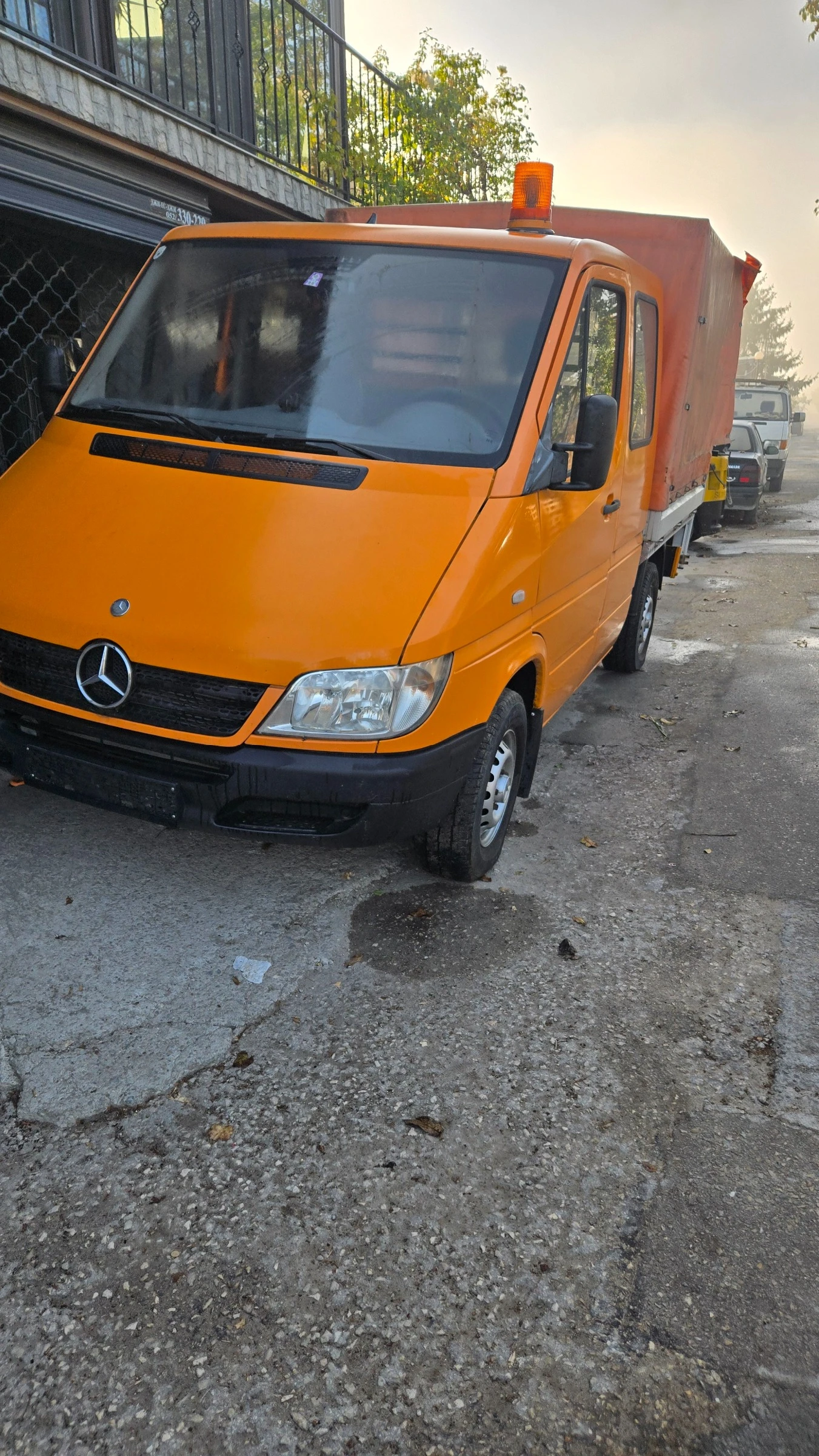 Mercedes-Benz 208