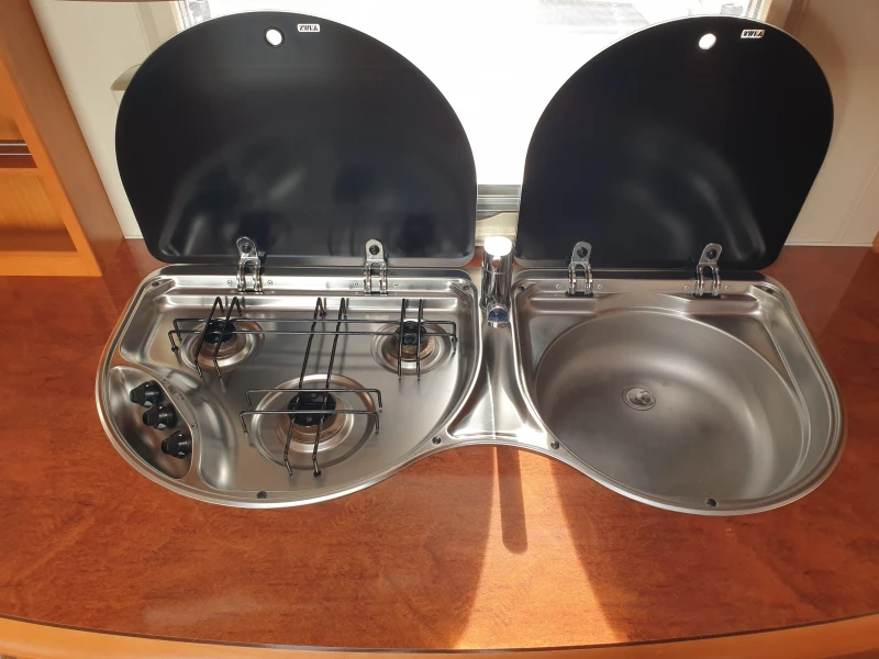 Каравана Hobby 540 EXCELSIOR , снимка 12 - Каравани и кемпери - 52394612