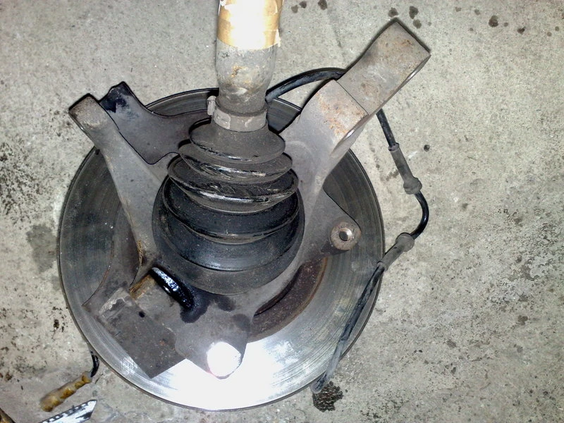 шенкел преден десен за Рено Еспейс 2.0 16В 01г.