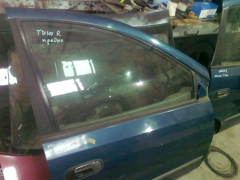 стъкло предно дясно за Нисан Алмера Тино  (1)