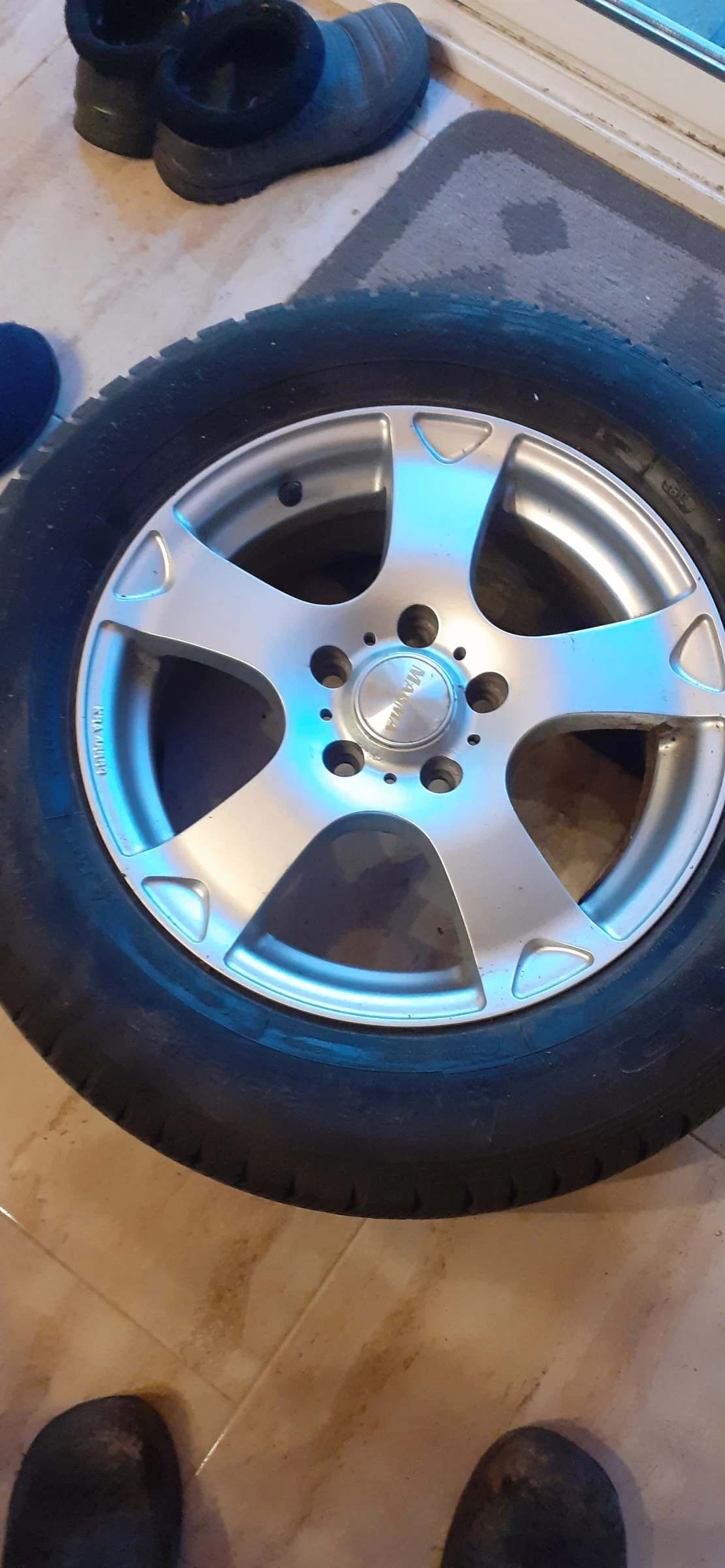 Гуми с джанти 215/65R16 за Hyundai Tucson | Mobile.bg — изображение 1