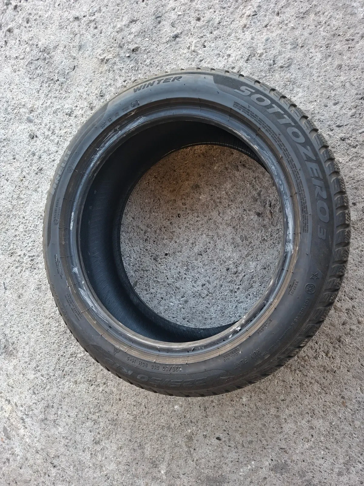 Гуми Зимни 225/50R18, снимка 9 - Гуми и джанти - 56129575