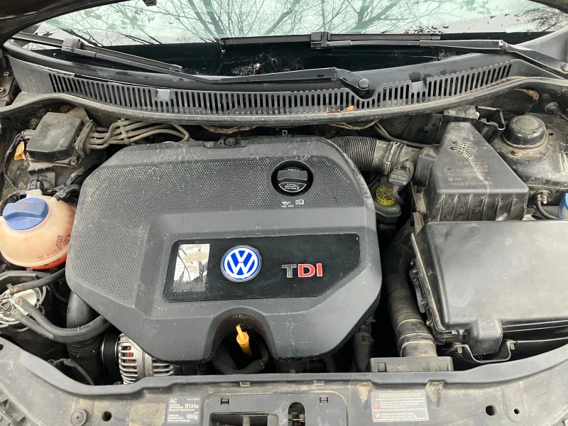 VW Polo 1.9 101кс, снимка 14 - Автомобили и джипове - 48316980