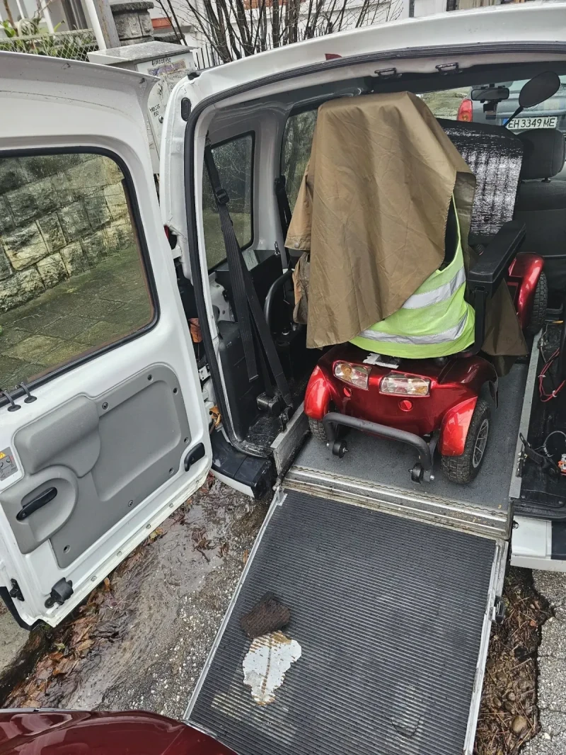 Renault Kangoo, снимка 4 - Автомобили и джипове - 48465638