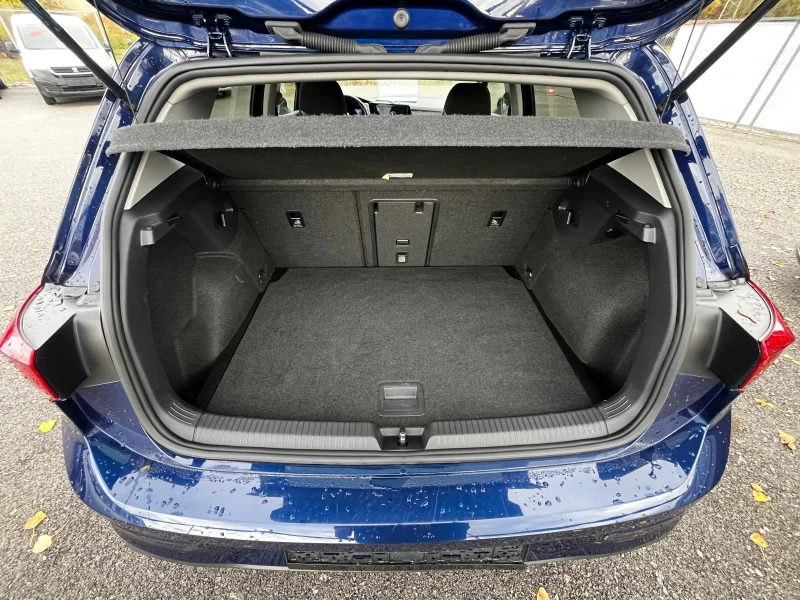 VW Golf 8 2.0TDI, снимка 14 - Автомобили и джипове - 52375197