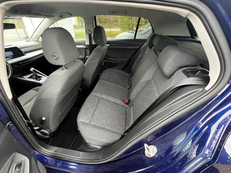 VW Golf 8 2.0TDI, снимка 11 - Автомобили и джипове - 52375197