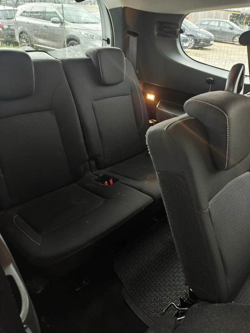 Dacia Lodgy 1.5 dCi - 6+ 1 места, снимка 10 - Автомобили и джипове - 52468856