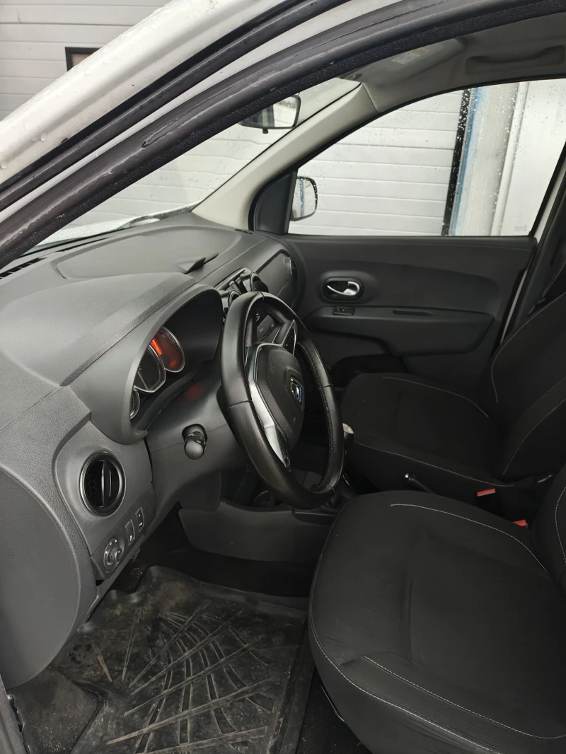 Dacia Lodgy 1.5 dCi - 6+ 1 места, снимка 6 - Автомобили и джипове - 52468856