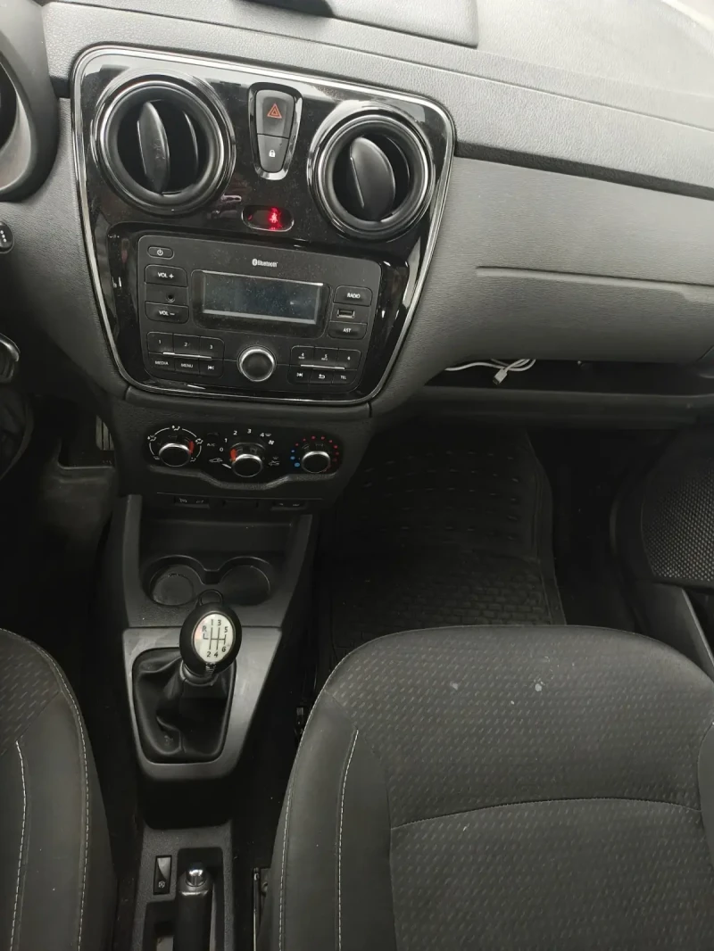 Dacia Lodgy 1.5 dCi - 6+ 1 места, снимка 4 - Автомобили и джипове - 52468856