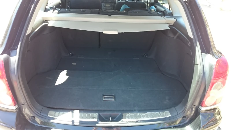 Toyota Avensis, снимка 5 - Автомобили и джипове - 52810282