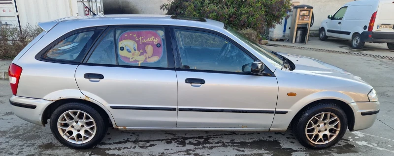 Mazda 323, снимка 3 - Автомобили и джипове - 53117965