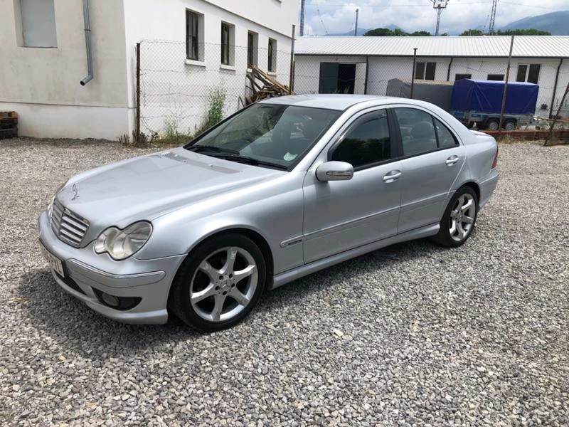 Mercedes-Benz C 220, снимка 3 - Автомобили и джипове - 46610662