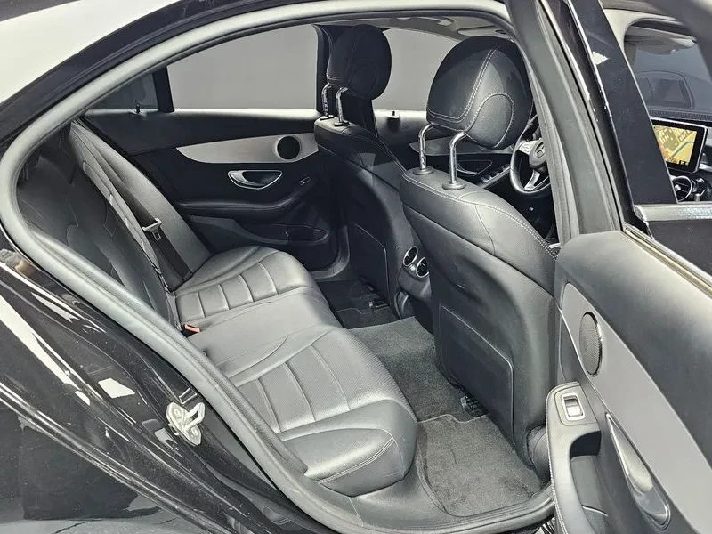Mercedes-Benz C 180, снимка 12 - Автомобили и джипове - 55740152