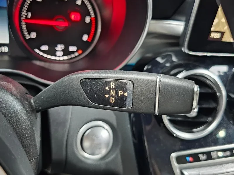 Mercedes-Benz C 180, снимка 9 - Автомобили и джипове - 55740152