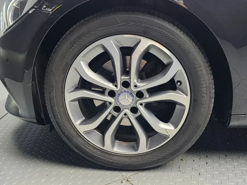 Mercedes-Benz C 180, снимка 5 - Автомобили и джипове - 55740152