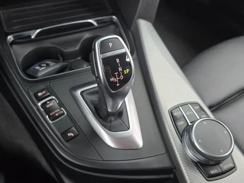 BMW 320 M Sports Shadow, снимка 9 - Автомобили и джипове - 55902771