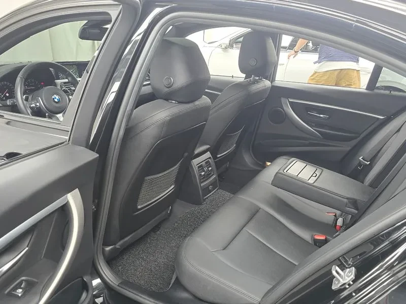 BMW 320 M Sports Shadow, снимка 12 - Автомобили и джипове - 55902771