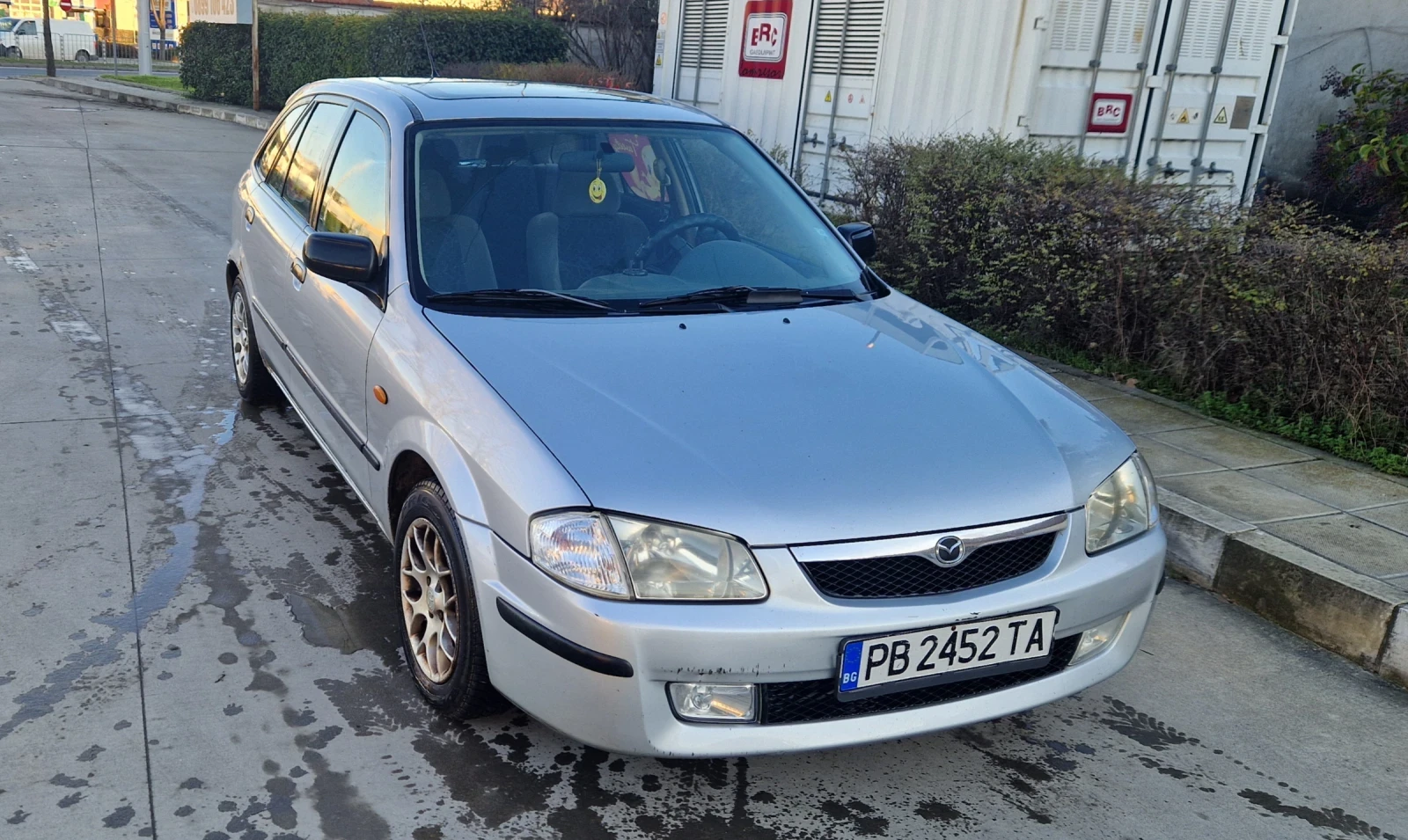 Mazda 323, снимка 1