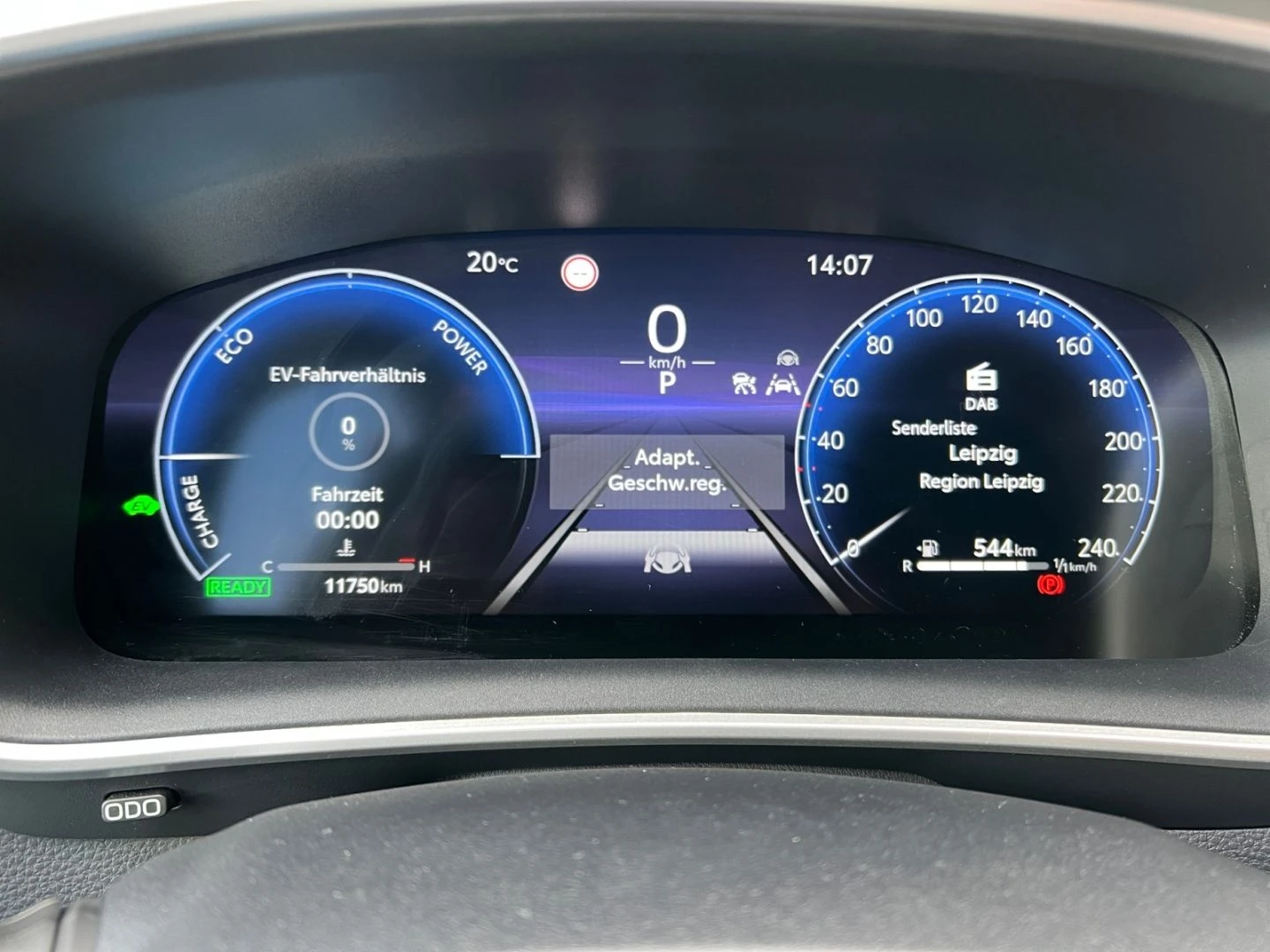 Toyota Corolla Cross 2.0 HYBRID* TEAM D* DISTRONIC* CARPLAY*  | Mobile.bg   11