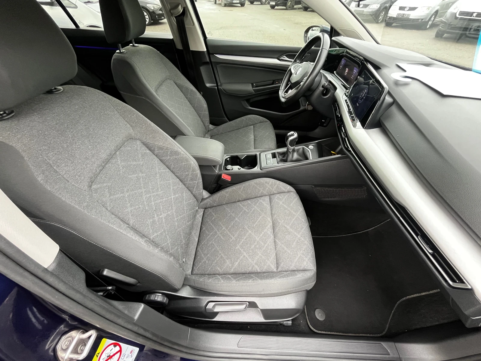 VW Golf 8 2.0TDI - изображение 10