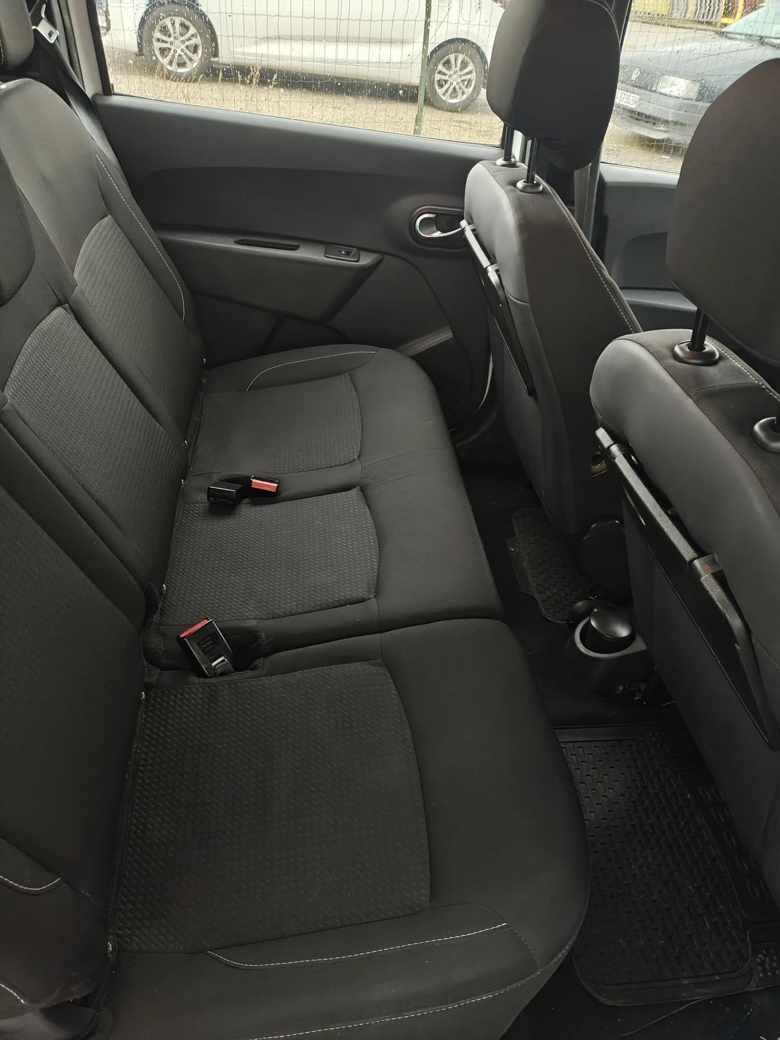 Dacia Lodgy 1.5 dCi - 6+ 1 места - изображение 9