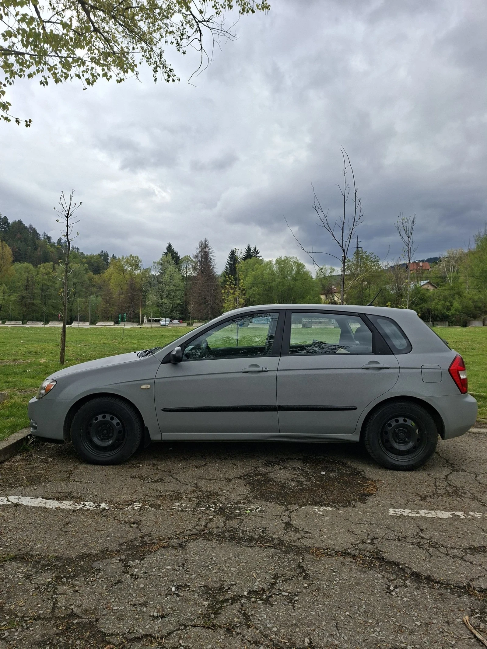 Kia Cerato 1.5, снимка 3 - Автомобили и джипове - 54384896
