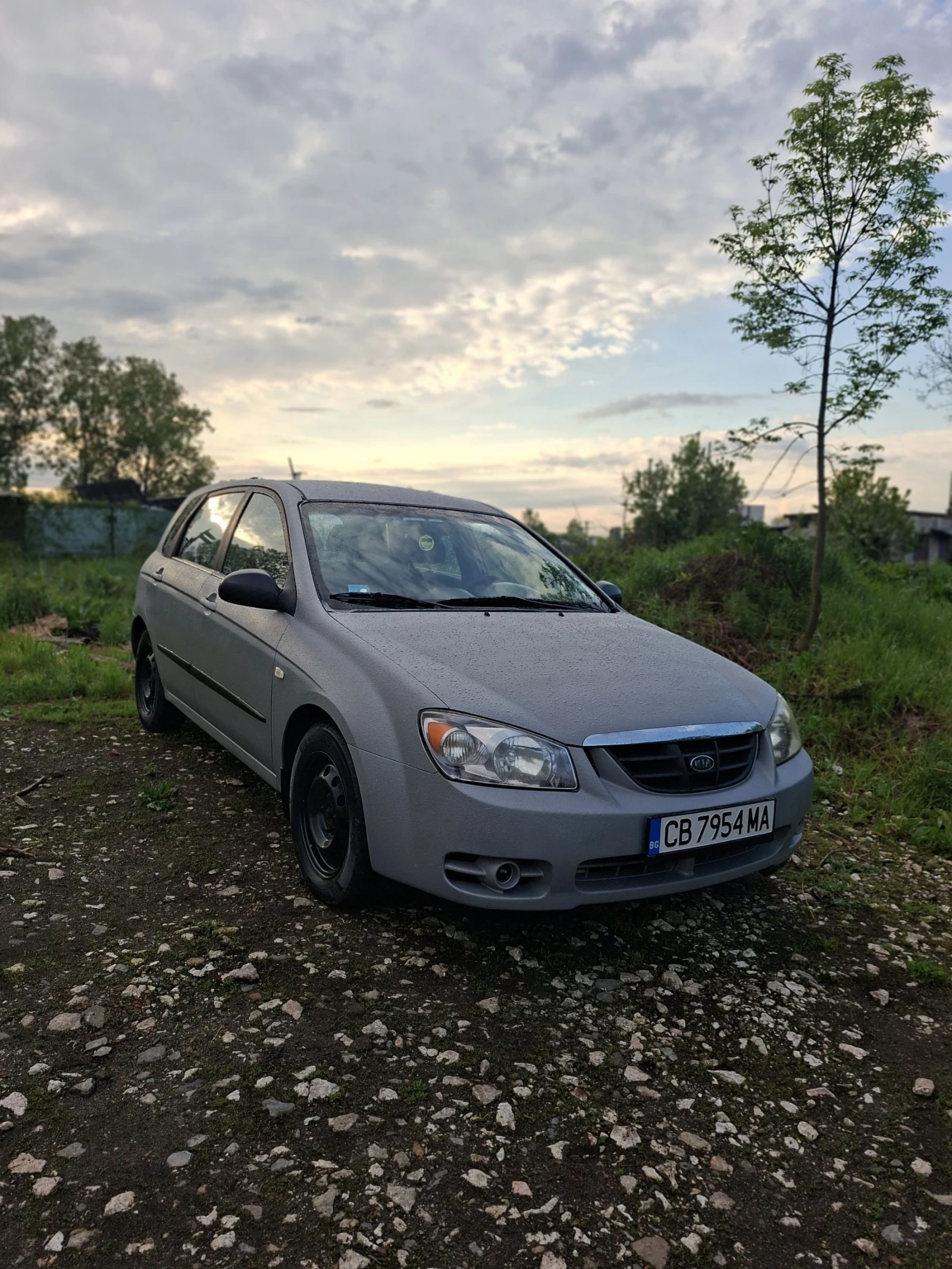 Kia Cerato 1.5, снимка 8 - Автомобили и джипове - 54384896