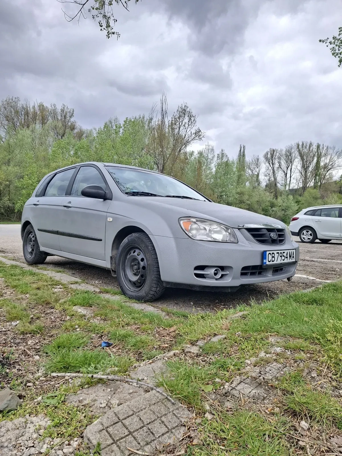 Kia Cerato 1.5, снимка 2 - Автомобили и джипове - 54384896