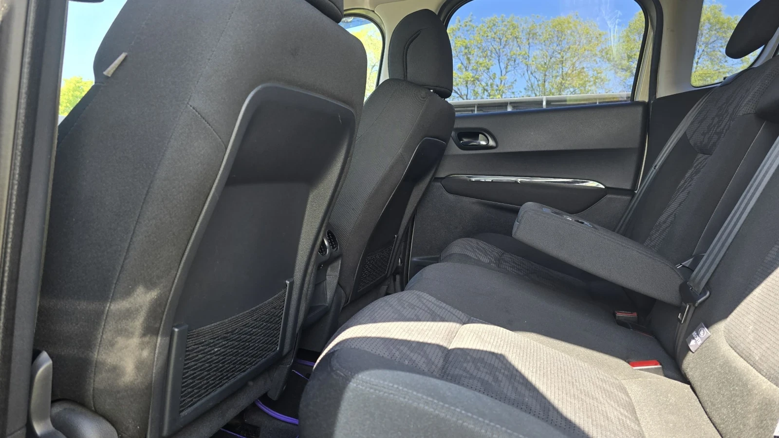 Peugeot 3008 2.0HDI Alleur Топ състояние , снимка 11 - Автомобили и джипове - 54414117