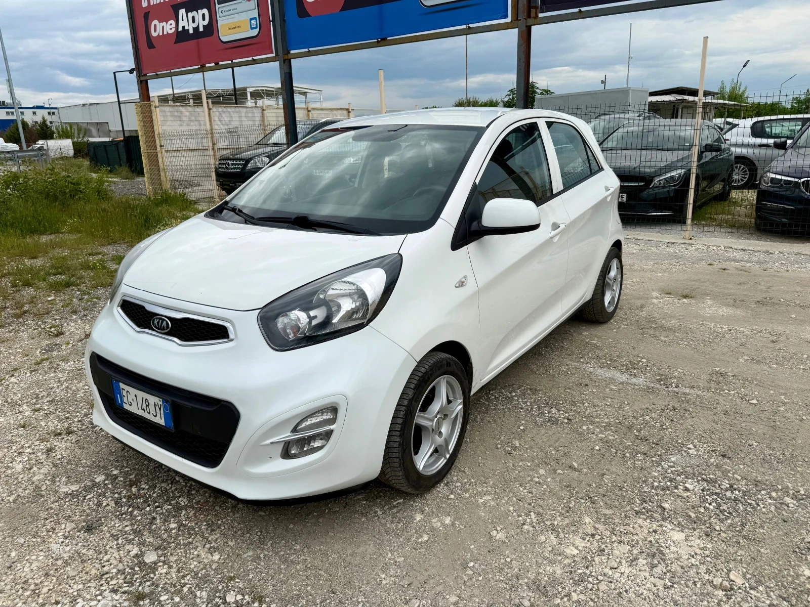 Kia Picanto 1.0, снимка 2 - Автомобили и джипове - 54453790