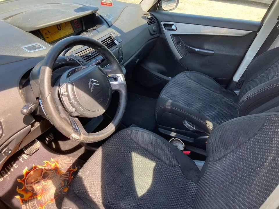 Citroen Grand C4 Picasso 1, 6 HDI, снимка 8 - Автомобили и джипове - 54455883
