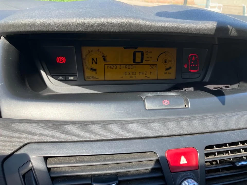 Citroen Grand C4 Picasso 1, 6 HDI, снимка 9 - Автомобили и джипове - 54455883