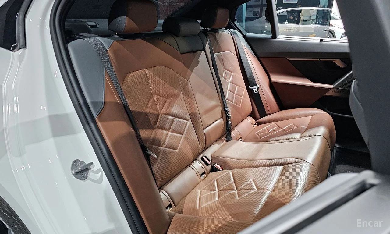 BMW 530 i* xDRIVE* M SPORT* HARMAN KARDON* , снимка 10 - Автомобили и джипове - 54851576