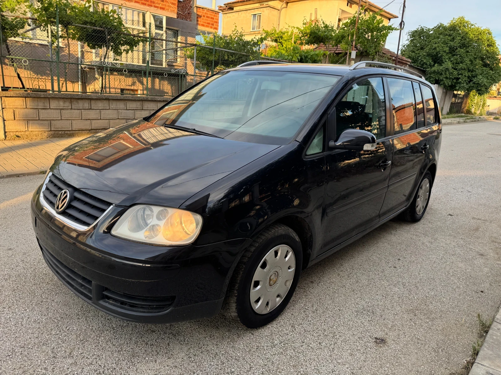 VW Touran 1.9 tdi 105, снимка 3 - Автомобили и джипове - 55151389